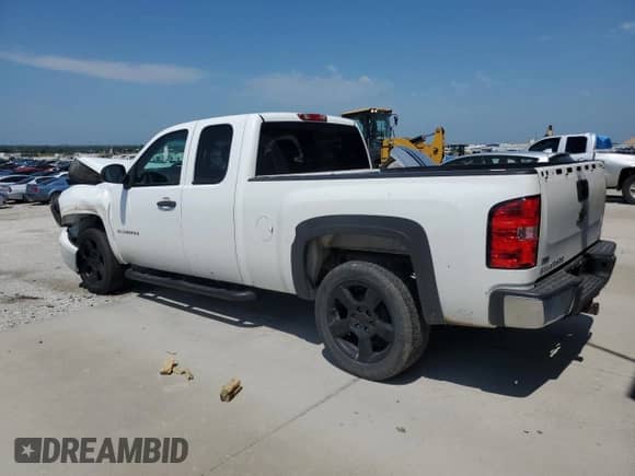2010 Chevrolet Silverado 1500 Work Truck z VIN 1GCSKPE38AZ298731, wystawiony jako Copart lot #67804555 z przebiegiem Nie podano mil oraz Szkoda całkowita • Salvage title. Historia ofert i sprzedaży dostępna na DreamBid. Obrazek 2.