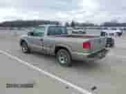 2003 Chevrolet S-10 LS с VIN 1GCCS14X538224181, выставлен на аукционе IAAI как лот 41498304 с пробегом 87 484 миль миль и . История ставок и продаж доступна на DreamBid. Изображение 3.