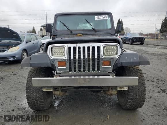 1992 Jeep Wrangler с VIN 2J4FY29S2NJ525697, выставлен на аукционе Copart как лот 43551545 с пробегом 281 770 миль миль и Списание • Salvage title. История ставок и продаж доступна на DreamBid. Изображение 5.