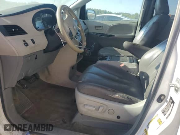 2012 Toyota Sienna LE AAS with VIN 5TDKK3DC3CS190015, listed as a Copart auction lot 81880695 with 301,799 mi miles and Clean title. Bid and sale history available at DreamBid. Image 7.