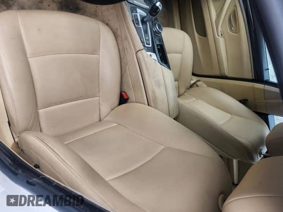 2014 BMW 5 Series 528i z VIN WBA5A5C55ED505889, wystawiony jako IAAI lot #43046574 z przebiegiem 136 879 mil mil oraz . Historia ofert i sprzedaży dostępna na DreamBid. Obrazek 5.