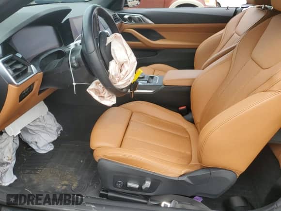 2023 BMW 4 Series 430i z VIN WBA23AT03PCL59608, wystawiony jako Copart lot #54354705 z przebiegiem Nie podano mil oraz Szkoda całkowita • Salvage title. Historia ofert i sprzedaży dostępna na DreamBid. Obrazek 7.