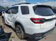 2025 Honda Pilot Elite z VIN 5FNYG1H83SB087315, wystawiony jako IAAI lot #43093587 z przebiegiem 8 682 mil mil oraz . Historia ofert i sprzedaży dostępna na DreamBid. Obrazek 3.