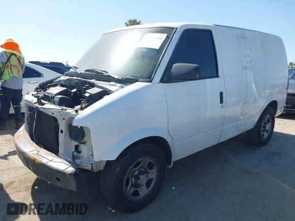 2005 Chevrolet Astro Cargo z VIN 1GCDM19X15B114810, wystawiony jako IAAI lot #42316144 z przebiegiem Nie podano mil oraz . Historia ofert i sprzedaży dostępna na DreamBid. Obrazek 2.