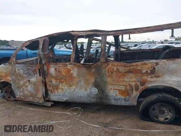 2020 Chevrolet Express Passenger LT с VIN 1GAZGPFG9L1123450, выставлен на аукционе IAAI как лот 39904603 с пробегом Не указан миль и . История ставок и продаж доступна на DreamBid. Изображение 13.