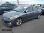 2019 Hyundai Elantra SEL z VIN 5NPD84LF8KH460241, wystawiony jako IAAI lot #43429850 z przebiegiem 99 258 mil mil oraz . Historia ofert i sprzedaży dostępna na DreamBid. Obrazek 14.