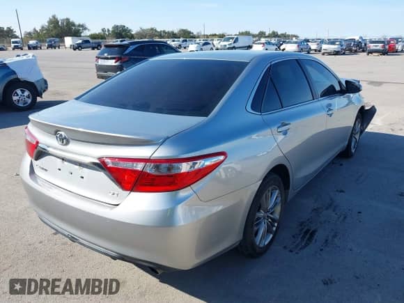 2017 Toyota Camry XLE z VIN 4T1BF1FK1HU660134, wystawiony jako IAAI lot #41697739 z przebiegiem 116 243 mil mil oraz . Historia ofert i sprzedaży dostępna na DreamBid. Obrazek 4.