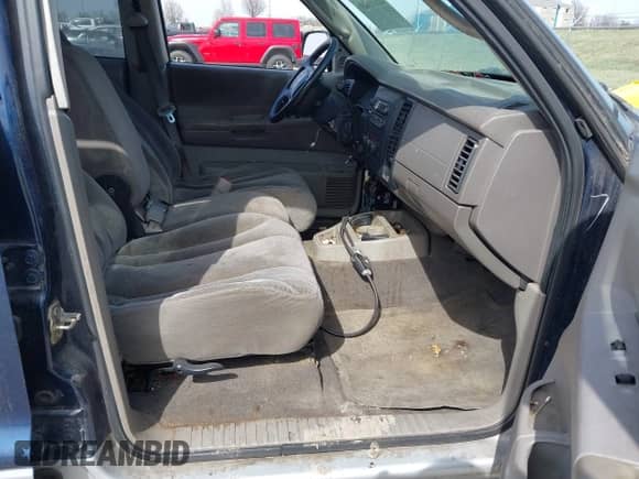 2004 Dodge Dakota SLT with VIN 1D7HG48N64S680055, listed as a IAAI auction lot 41831409 with Not provided miles and . Bid and sale history available at DreamBid. Image 5.