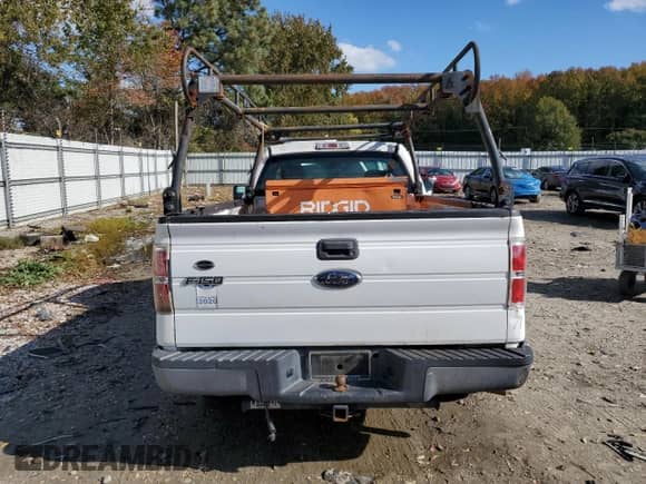 2010 Ford F-150 XL with VIN 1FTMF1CW7AKB05226, listed as a Copart auction lot 90496135 with 270,919 mi miles and Clean title. Bid and sale history available at DreamBid. Image 6.