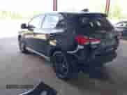 2023 Mitsubishi Outlander ES z VIN JA4ARUAU9PU013541, wystawiony jako IAAI lot #42392348 z przebiegiem 27 760 mil mil oraz . Historia ofert i sprzedaży dostępna na DreamBid. Obrazek 3.