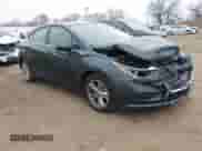 2017 Chevrolet Cruze LT z VIN 3G1BE6SM3HS548584, wystawiony jako IAAI lot #41208267 z przebiegiem 105 807 mil mil oraz . Historia ofert i sprzedaży dostępna na DreamBid. Obrazek 1.