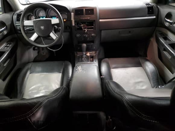 2008 Dodge Magnum with VIN 2D4FV47T68H130460, listed as a Copart auction lot 50077235 with 135,648 mi miles and Clean title. Bid and sale history available at DreamBid. Image 8.