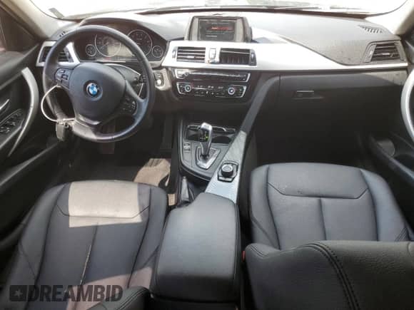 2018 BMW 3 Series 320i z VIN WBA8E1G53JNU91919, wystawiony jako Copart lot #69671905 z przebiegiem 201 477 mil mil oraz Szkoda całkowita • Salvage title. Historia ofert i sprzedaży dostępna na DreamBid. Obrazek 8.