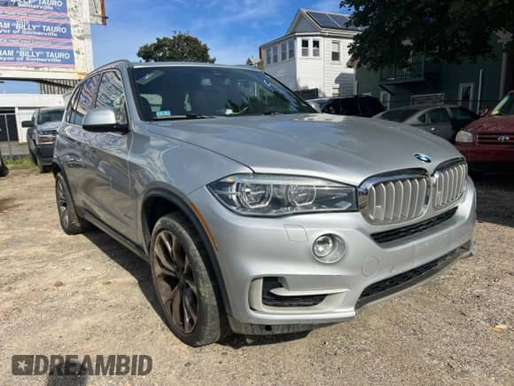 2017 BMW X5 xDrive35i с VIN 5UXKR0C53H0V50549, выставлен на аукционе Copart как лот 84813385 с пробегом 179 693 миль миль и Чистый • Clean title. История ставок и продаж доступна на DreamBid. Изображение 1.