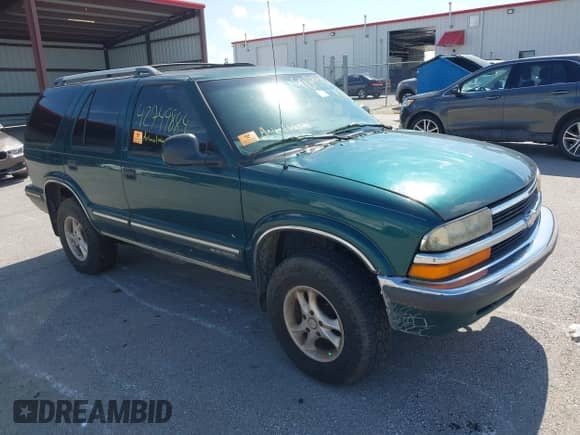 1998 Chevrolet Blazer LS with VIN 1GNDT13W9W2216366, listed as a IAAI auction lot 42749884 with Not provided miles and . Bid and sale history available at DreamBid. Image 1.