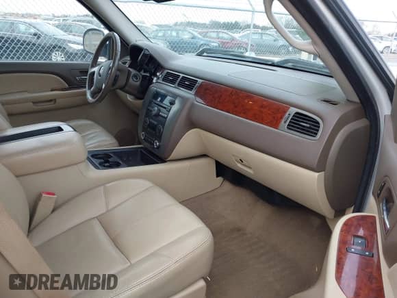 2009 GMC Sierra 1500 SLT z VIN 3GTEK33M59G208478, wystawiony jako IAAI lot #41621936 z przebiegiem 130 181 mil mil oraz . Historia ofert i sprzedaży dostępna na DreamBid. Obrazek 5.