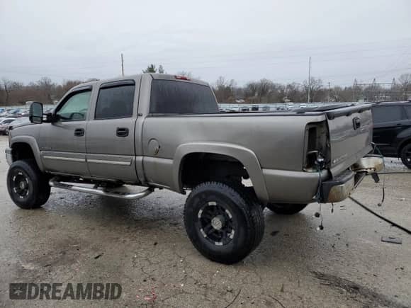2006 Chevrolet Silverado 1500HD LT2 with VIN 1GCGK13U36F113489, listed as a Copart auction lot 86367064 with 276,288 mi miles and Non repairable. Bid and sale history available at DreamBid. Image 2.