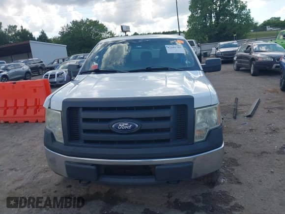 2011 Ford F-150 XL z VIN 1FTFX1EF3BFC14568, wystawiony jako IAAI lot #42601783 z przebiegiem 355 230 mil mil oraz . Historia ofert i sprzedaży dostępna na DreamBid. Obrazek 13.