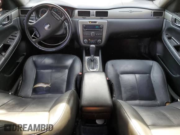 2008 Chevrolet Impala SS with VIN 2G1WD58C389117723, listed as a Copart auction lot 81932245 with 172,923 mi miles and Clean title. Bid and sale history available at DreamBid. Image 8.