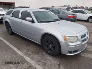 2008 Dodge Magnum SXT with VIN 2D4FV37V48H242864, listed as a IAAI auction lot 41988484 with 197,961 mi miles and . Bid and sale history available at DreamBid. Image 1.