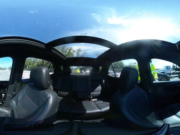 2022 Chevrolet Equinox RS z VIN 2GNAXWEV3N6108030, wystawiony jako IAAI lot #42789211 z przebiegiem 54 989 mil mil oraz . Historia ofert i sprzedaży dostępna na DreamBid. Obrazek 19.