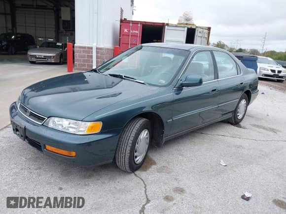 1997 Honda Accord Value с VIN 1HGCD5685VA163807, выставлен на аукционе IAAI как лот 43544143 с пробегом 263 311 миль миль и . История ставок и продаж доступна на DreamBid. Изображение 2.