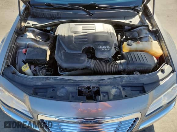 2014 Chrysler 300 с VIN 2C3CCARG2EH249434, выставлен на аукционе Copart как лот 87416115 с пробегом 62 749 миль миль и На запчасти • Non repairable. История ставок и продаж доступна на DreamBid. Изображение 11.