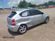 2007 Hyundai Accent SE z VIN KMHCN36CX7U024886, wystawiony jako IAAI lot #42218386 z przebiegiem 217 089 mil mil oraz . Historia ofert i sprzedaży dostępna na DreamBid. Obrazek 4.