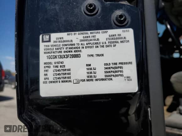 2003 Chevrolet Silverado 1500HD LS z VIN 1GCGK13UX3F200883, wystawiony jako Copart lot #58125925 z przebiegiem 183 857 mil mil oraz Szkoda całkowita • Salvage title. Historia ofert i sprzedaży dostępna na DreamBid. Obrazek 12.