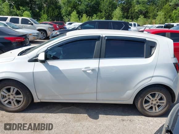 2013 Chevrolet Sonic LT с VIN 1G1JC6SBXD4157779, выставлен на аукционе IAAI как лот 42675084 с пробегом 123 567 миль миль и . История ставок и продаж доступна на DreamBid. Изображение 14.