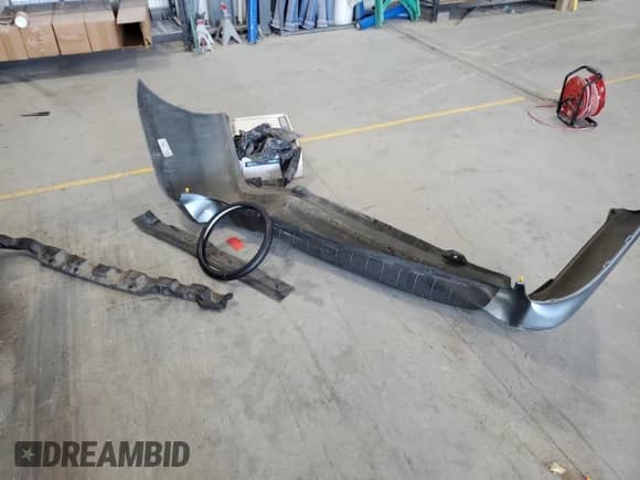 2010 Toyota Sienna XLE с VIN 5TDYK4CC3AS322737, выставлен на аукционе Copart как лот 71288485 с пробегом 307 807 миль миль и Списание • Salvage title. История ставок и продаж доступна на DreamBid. Изображение 13.