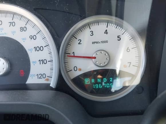 2005 Dodge Dakota SLT z VIN 1D7HE48N25S142458, wystawiony jako IAAI lot #43213106 z przebiegiem 196 705 mil mil oraz . Historia ofert i sprzedaży dostępna na DreamBid. Obrazek 15.