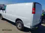 2015 Chevrolet Express Cargo z VIN 1GCWGFCF6F1246210, wystawiony jako IAAI lot #43363270 z przebiegiem 153 514 mil mil oraz . Historia ofert i sprzedaży dostępna na DreamBid. Obrazek 3.