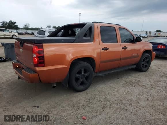 2008 Chevrolet Avalanche 2LT with VIN 3GNEC12038G277370, listed as a Copart auction lot 69767845 with 307,347 mi miles and Salvage title. Bid and sale history available at DreamBid. Image 3.