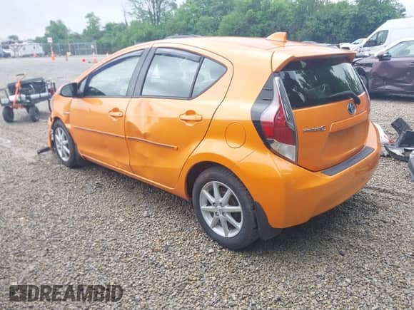 2015 Toyota Prius One z VIN JTDKDTB36F1108812, wystawiony jako IAAI lot #42464219 z przebiegiem 67 138 mil mil oraz . Historia ofert i sprzedaży dostępna na DreamBid. Obrazek 3.