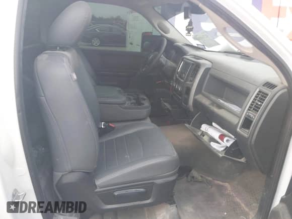 2018 Ram 1500 Tradesman с VIN 3C6JR6DG8JG141438, выставлен на аукционе IAAI как лот 42314130 с пробегом 124 618 миль миль и . История ставок и продаж доступна на DreamBid. Изображение 5.