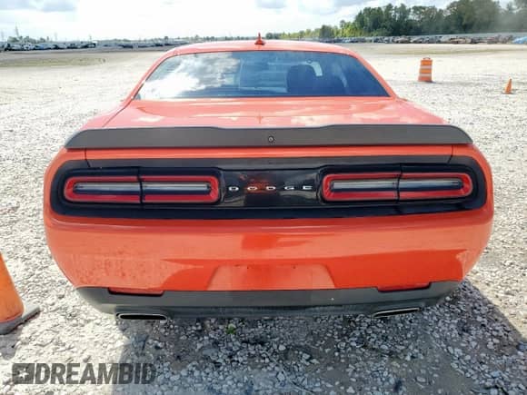 2016 Dodge Challenger SXT z VIN 2C3CDZAG0GH345010, wystawiony jako Copart lot #85373985 z przebiegiem 183 996 mil mil oraz Szkoda całkowita • Salvage title. Historia ofert i sprzedaży dostępna na DreamBid. Obrazek 6.