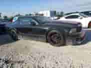 2005 Ford Mustang GT Deluxe с VIN 1ZVFT82H555124016, выставлен на аукционе Copart как лот 90660955 с пробегом 62 106 миль миль и Чистый • Clean title. История ставок и продаж доступна на DreamBid. Изображение 4.