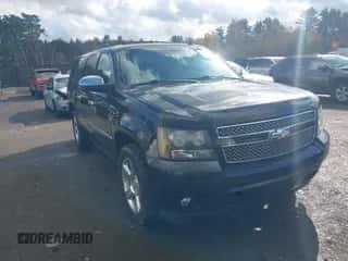 2010 Chevrolet Suburban LTZ z VIN 1GNUKKE32AR177132, wystawiony jako IAAI lot #43494292 z przebiegiem 167 342 mil mil oraz . Historia ofert i sprzedaży dostępna na DreamBid. Obrazek 1.