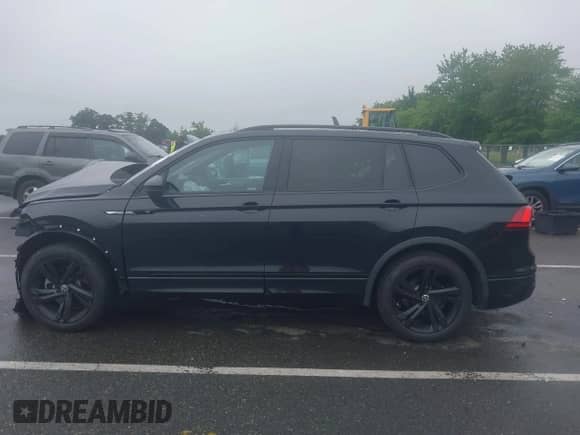 2024 Volkswagen Tiguan SE R-Line Black с VIN 3VV8B7AX4RM048758, выставлен на аукционе IAAI как лот 42523725 с пробегом 14 415 миль миль и . История ставок и продаж доступна на DreamBid. Изображение 14.