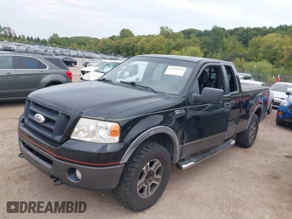 2008 Ford F-150 XLT z VIN 1FTPX14V78FA40669, wystawiony jako IAAI lot #43269820 z przebiegiem Nie podano mil oraz . Historia ofert i sprzedaży dostępna na DreamBid. Obrazek 2.