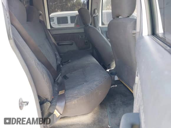 2000 Nissan Frontier XE with VIN 1N6ED27T5YC433357, listed as a IAAI auction lot 42405160 with 290,620 mi miles and . Bid and sale history available at DreamBid. Image 8.