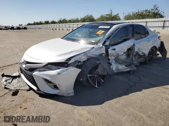 2020 Toyota Camry XSE z VIN 4T1K61AK8LU993155, wystawiony jako Copart lot #82309725 z przebiegiem 90 147 mil mil oraz Szkoda całkowita • Salvage title. Historia ofert i sprzedaży dostępna na DreamBid. Obrazek 1.