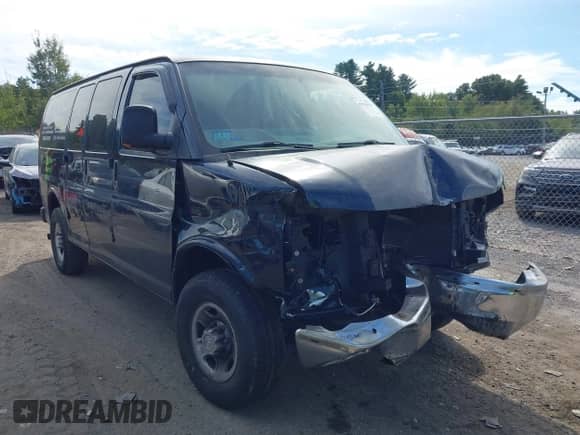 2007 Chevrolet Express Cargo z VIN 1GCGG25V071217238, wystawiony jako IAAI lot #43222956 z przebiegiem 286 385 mil mil oraz . Historia ofert i sprzedaży dostępna na DreamBid. Obrazek 1.