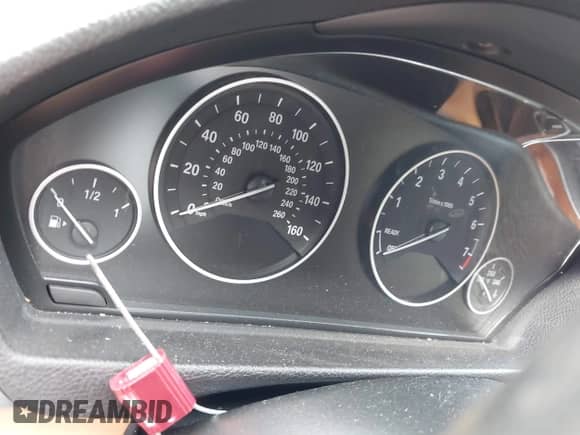 2019 BMW 4 Series 430i xDrive z VIN WBA4J3C50KBL10936, wystawiony jako IAAI lot #42690920 z przebiegiem Nie podano mil oraz . Historia ofert i sprzedaży dostępna na DreamBid. Obrazek 7.