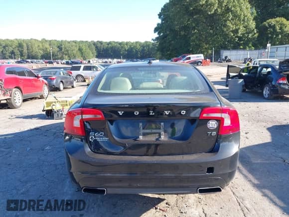 2014 Volvo S60 T5 с VIN YV1612FS7E2277276, выставлен на аукционе IAAI как лот 43080885 с пробегом 135 400 миль миль и . История ставок и продаж доступна на DreamBid. Изображение 16.