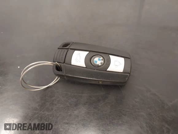 2011 BMW M3 z VIN WBSDX9C51BE399444, wystawiony jako IAAI lot #42712191 z przebiegiem Nie podano mil oraz . Historia ofert i sprzedaży dostępna na DreamBid. Obrazek 11.