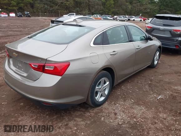 2024 Chevrolet Malibu LT с VIN 1G1ZD5ST2RF106825, выставлен на аукционе IAAI как лот 43566683 с пробегом 49 797 миль миль и . История ставок и продаж доступна на DreamBid. Изображение 4.