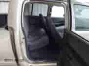 2003 Dodge Dakota SLT z VIN 1D7HL48N93S303911, wystawiony jako IAAI lot #41536555 z przebiegiem 383 306 mil mil oraz . Historia ofert i sprzedaży dostępna na DreamBid. Obrazek 8.