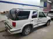 1998 Chevrolet Blazer LT z VIN 1GNDT13W4W2161227, wystawiony jako Copart lot #82557684 z przebiegiem Nie podano mil oraz Szkoda całkowita • Salvage title. Historia ofert i sprzedaży dostępna na DreamBid. Obrazek 3.
